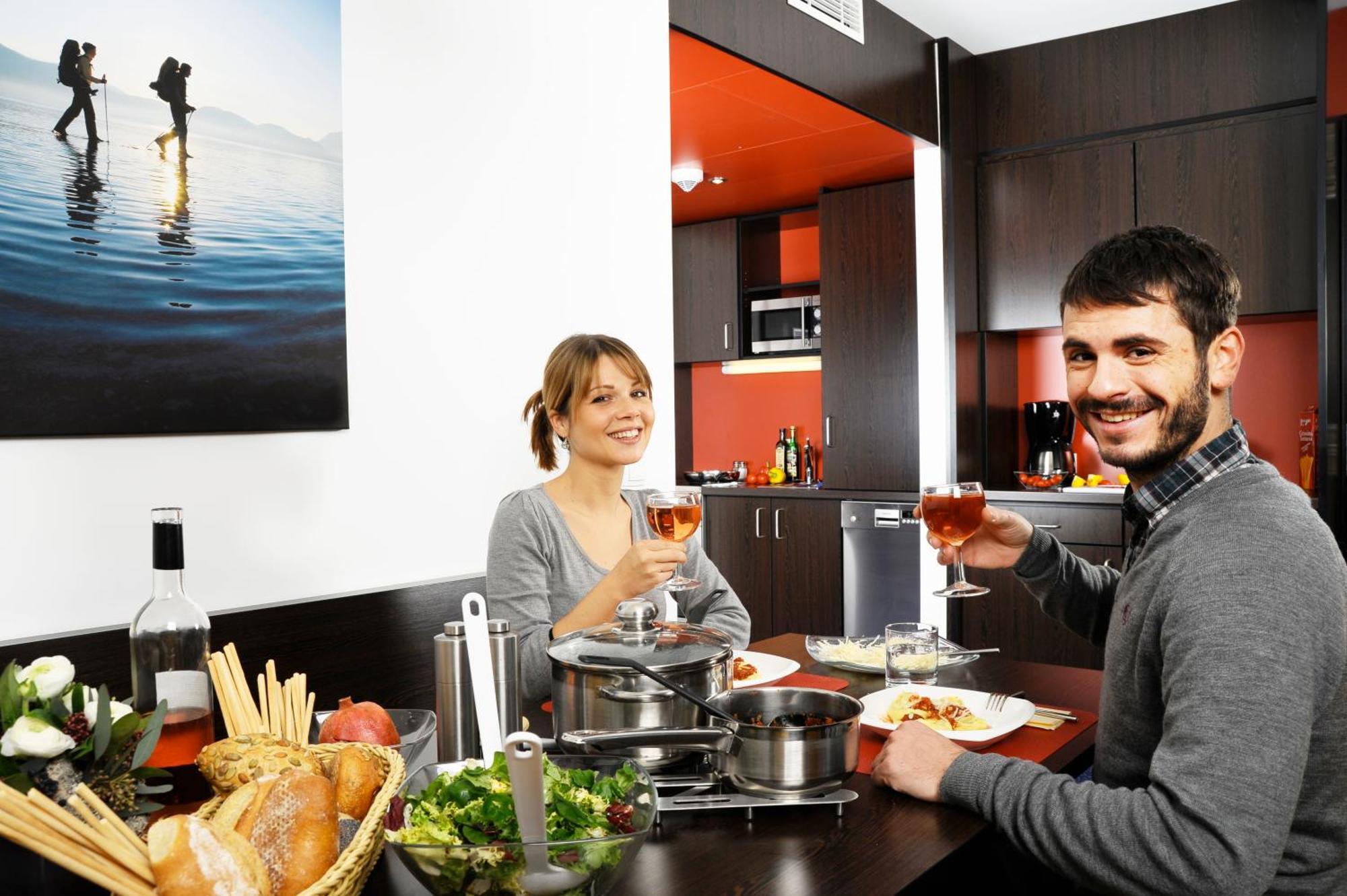 Stay2Munich Hotel & Serviced Apartments Brunnthal Bagian luar foto