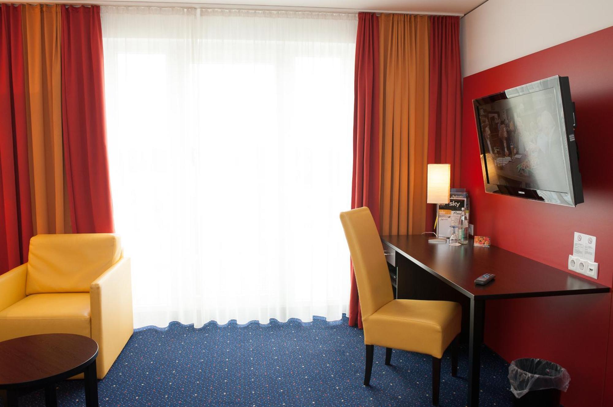 Stay2Munich Hotel & Serviced Apartments Brunnthal Bagian luar foto