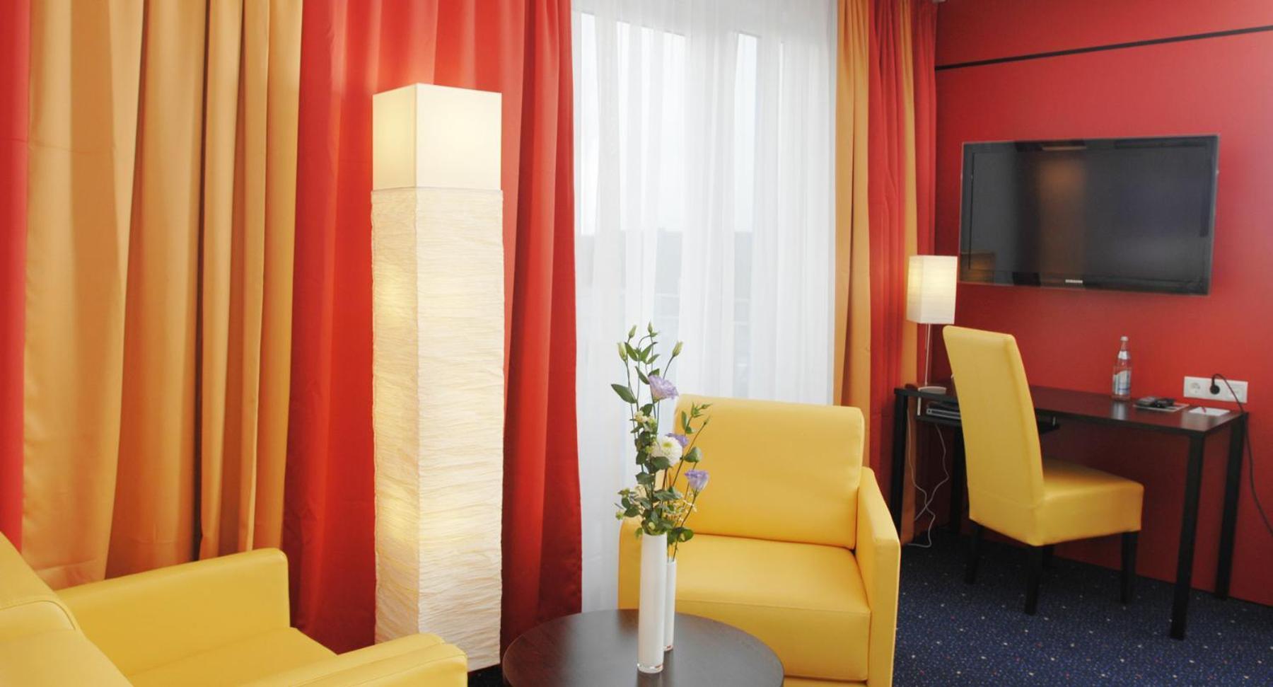 Stay2Munich Hotel & Serviced Apartments Brunnthal Bagian luar foto