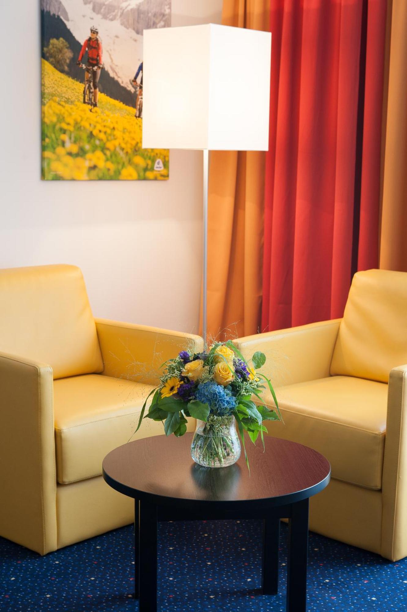 Stay2Munich Hotel & Serviced Apartments Brunnthal Bagian luar foto