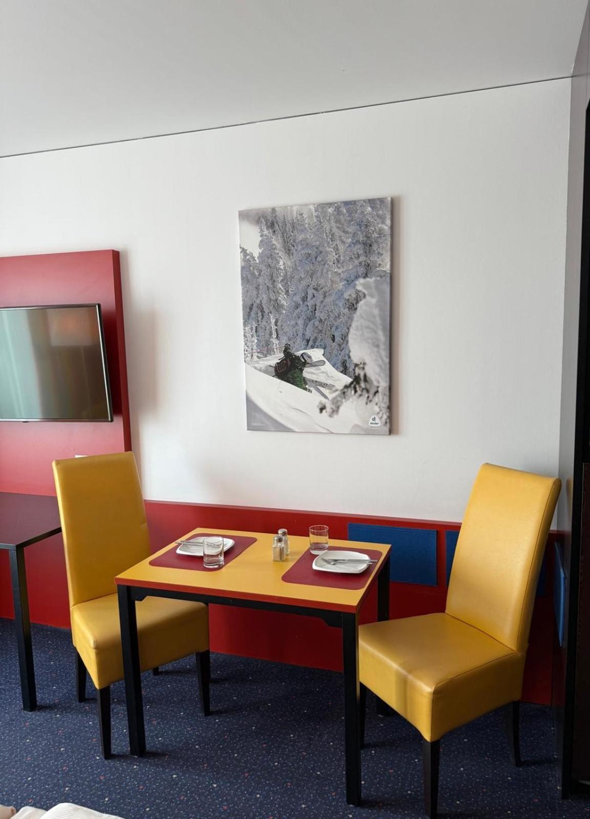 Stay2Munich Hotel & Serviced Apartments Brunnthal Bagian luar foto