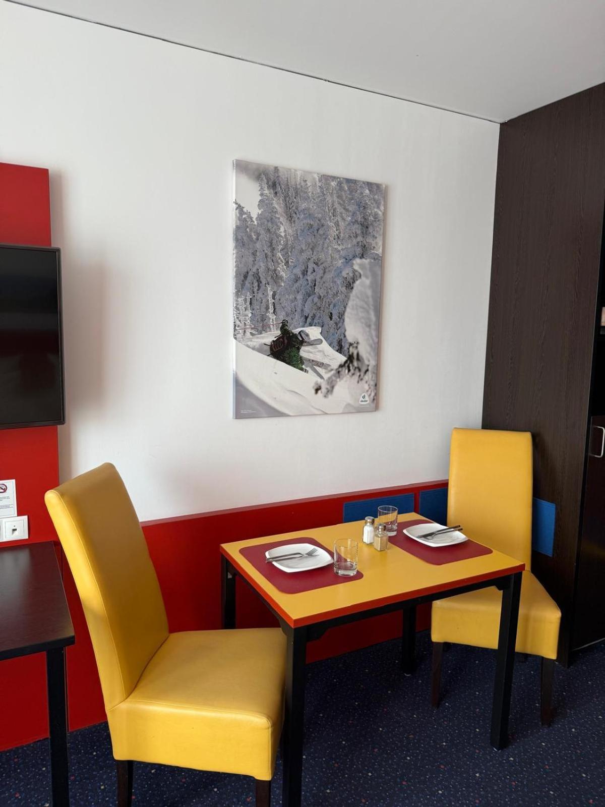 Stay2Munich Hotel & Serviced Apartments Brunnthal Bagian luar foto