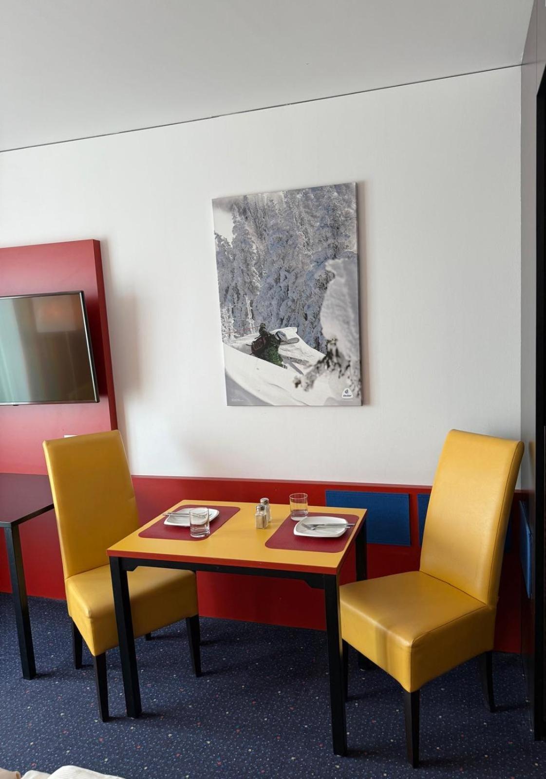 Stay2Munich Hotel & Serviced Apartments Brunnthal Bagian luar foto