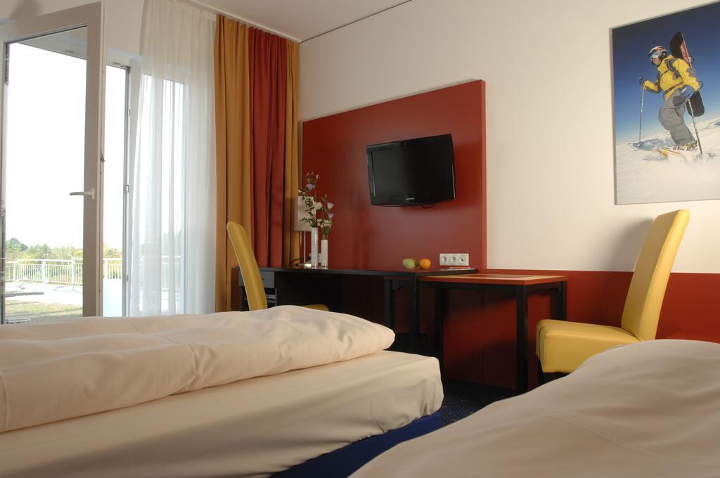 Stay2Munich Hotel & Serviced Apartments Brunnthal Bagian luar foto